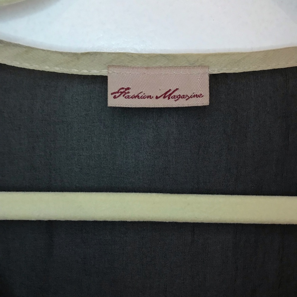 Blouse - Picture 2 of 3